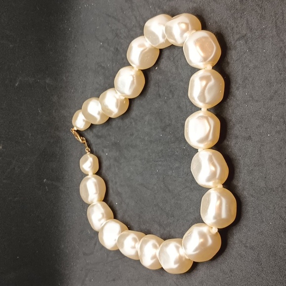 Vintage large faux pearl choker necklace lobster clasp - Picture 2 of 3
